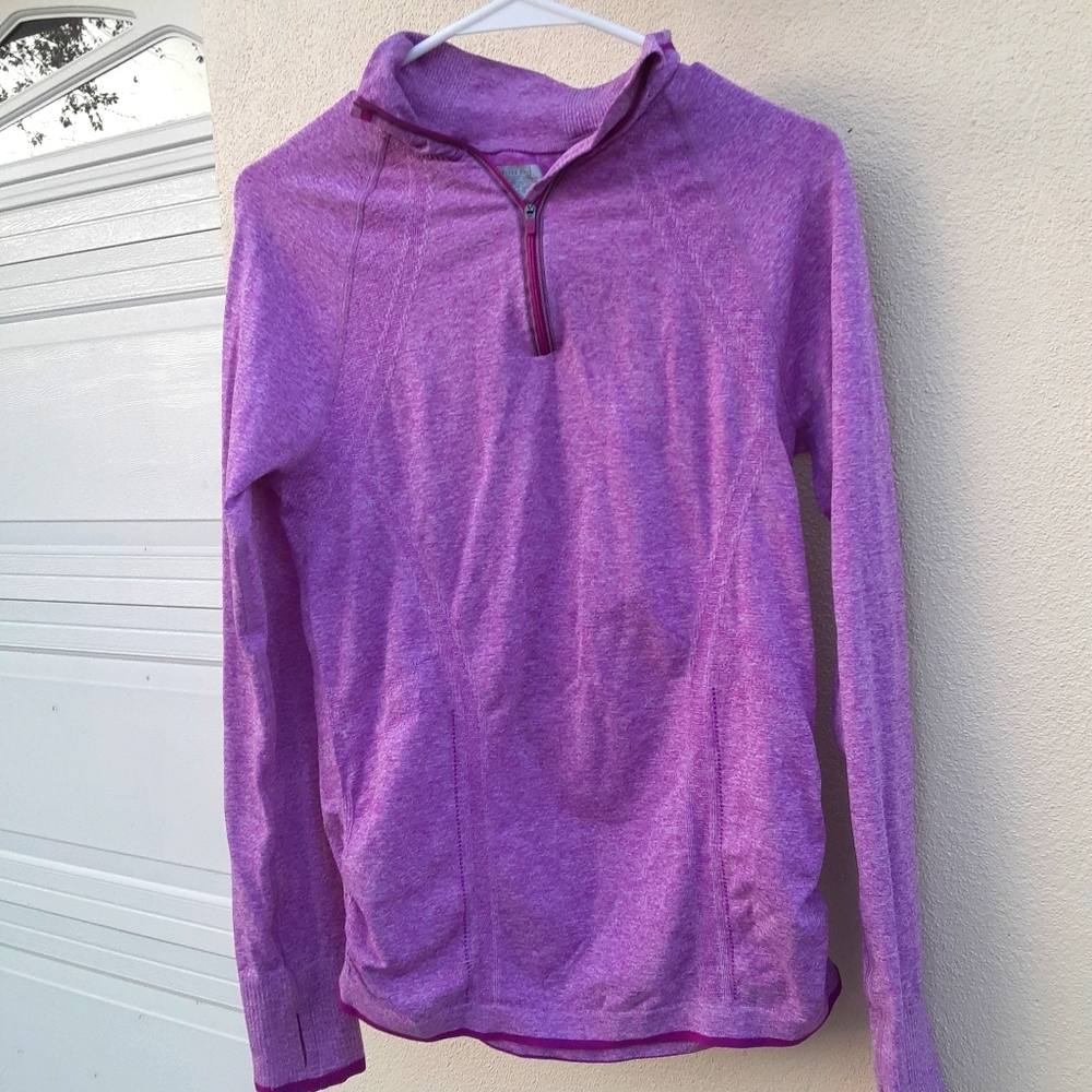 Athleta  Activewear Top Long Sleeve Half Zip M